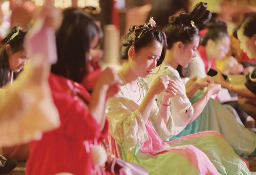 汉服复兴的背景介绍