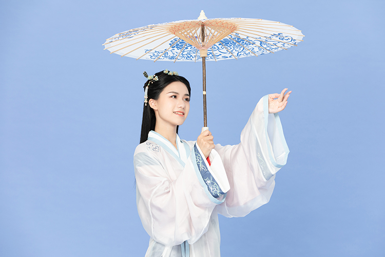师与汉服‖三尺讲台着汉服，奕奕风采，灼灼其华