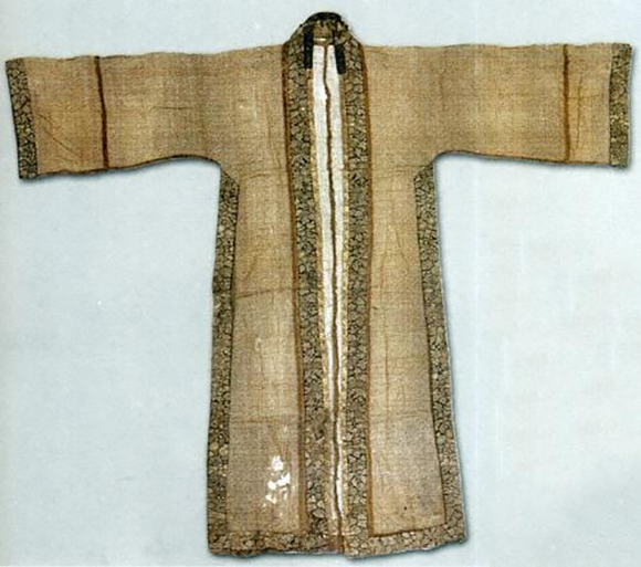 从出土文物，看儒家思想在汉服衣裳之上刺绣出的千古惊叹(图6)